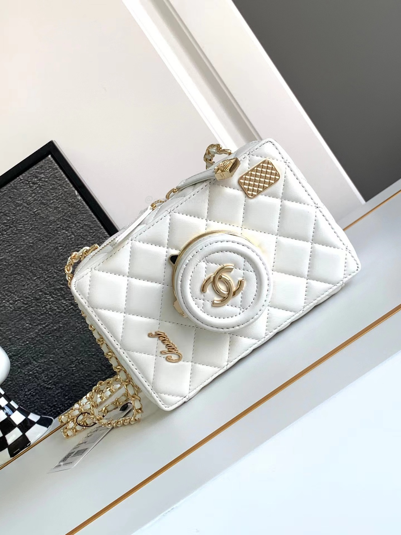 Chanel Camera Bag Lambskin White As4817 B16255 10601 (3) - newkick.app